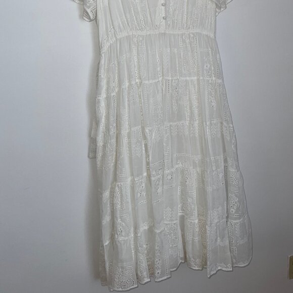 Forever New Curve White Zadie Flutter Sleeve Midi Dress in Size 18 - Picture 12 of 17